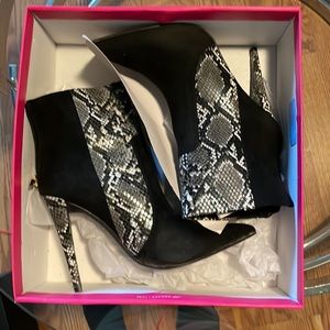 Shoedazzle heeled booties, black and with in color, worn once, size 8. $25